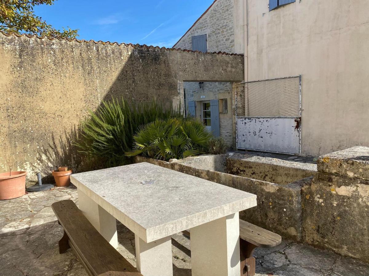 Domaine De La Laigne - Spa Asnières-la-Giraud Exterior foto